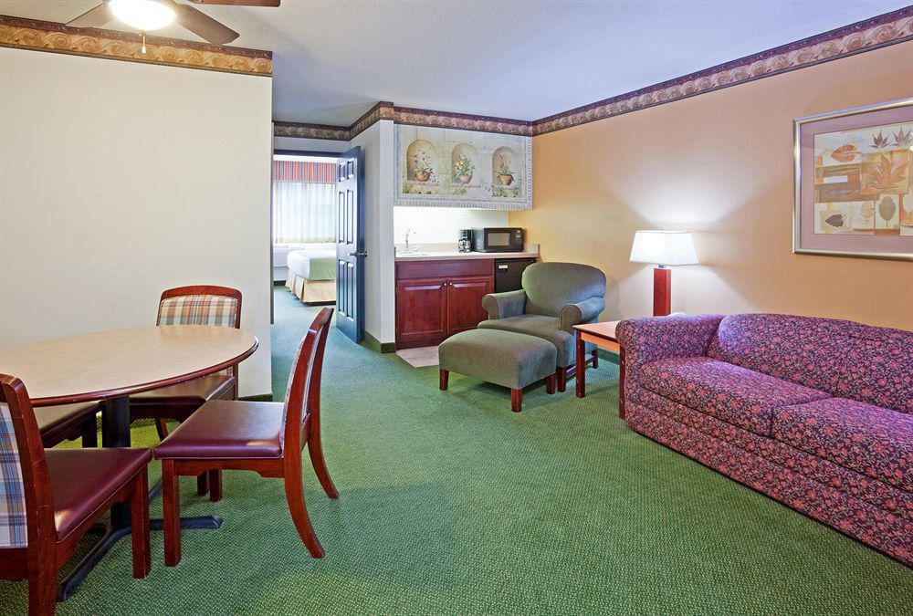 Holiday Inn Express Hotel & Suites Minneapolis-Golden Valley, An Ihg Hotel Rum bild